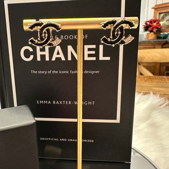 🖤CHANEL Pierced Black Enamel and Crystal Earrings🖤 - Picture 1 of 8